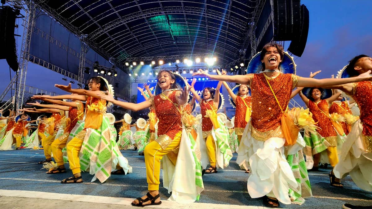The Northeastern Cluster 2 contingent showed their mettle in street dancing.